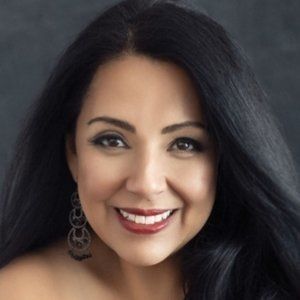 Meet your Posher, Cynthia v.